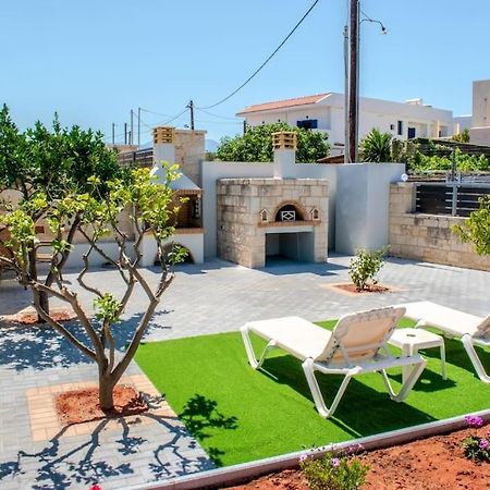 Md Residence Near The Beach W Bbq And Private Parking ヘルソニソス エクステリア 写真