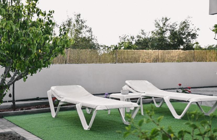Md Residence Near The Beach W Bbq And Private Parking ヘルソニソス エクステリア 写真
