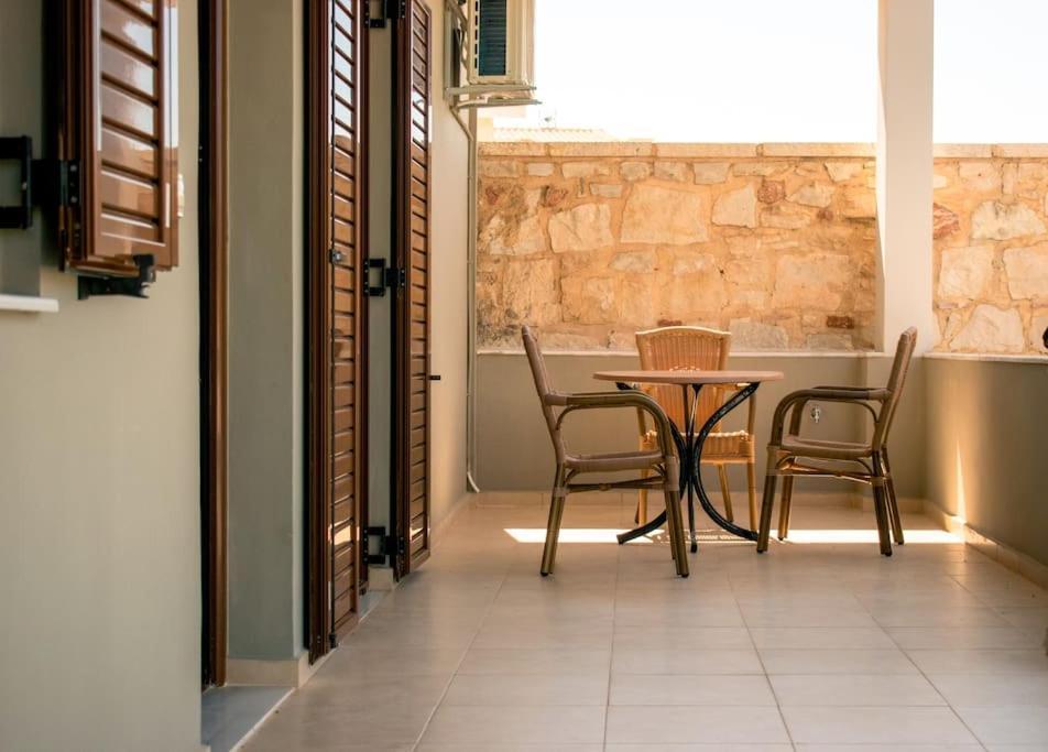 Md Residence Near The Beach W Bbq And Private Parking ヘルソニソス エクステリア 写真