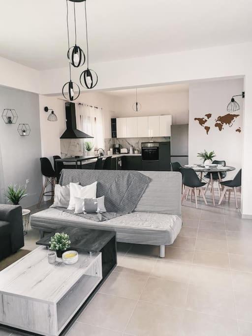 Md Residence Near The Beach W Bbq And Private Parking ヘルソニソス エクステリア 写真
