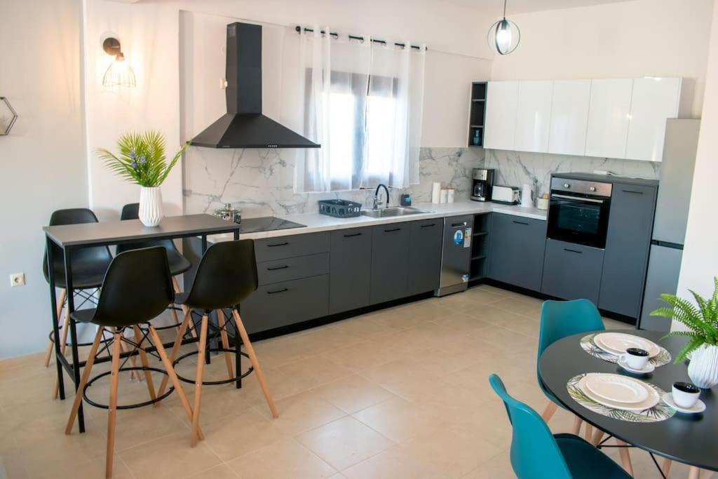 Md Residence Near The Beach W Bbq And Private Parking ヘルソニソス エクステリア 写真