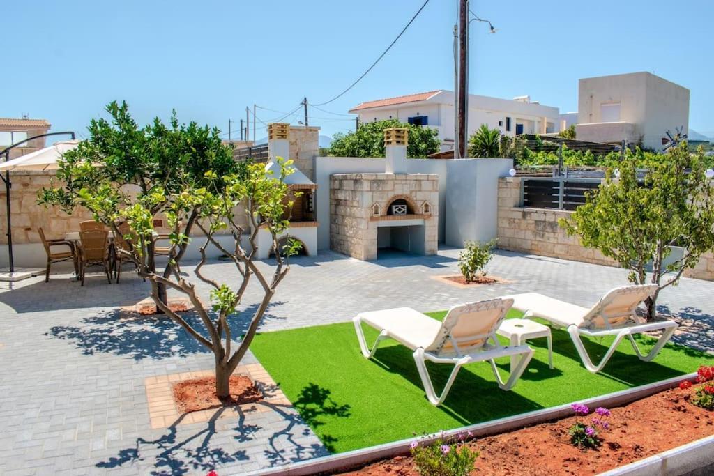 Md Residence Near The Beach W Bbq And Private Parking ヘルソニソス エクステリア 写真