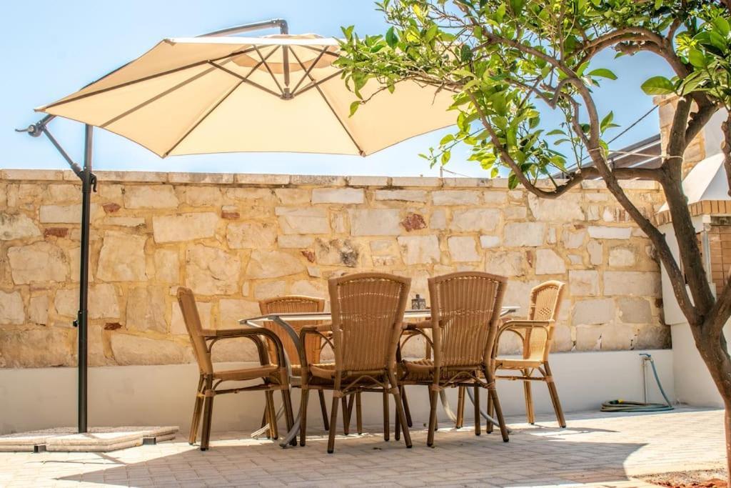 Md Residence Near The Beach W Bbq And Private Parking ヘルソニソス エクステリア 写真
